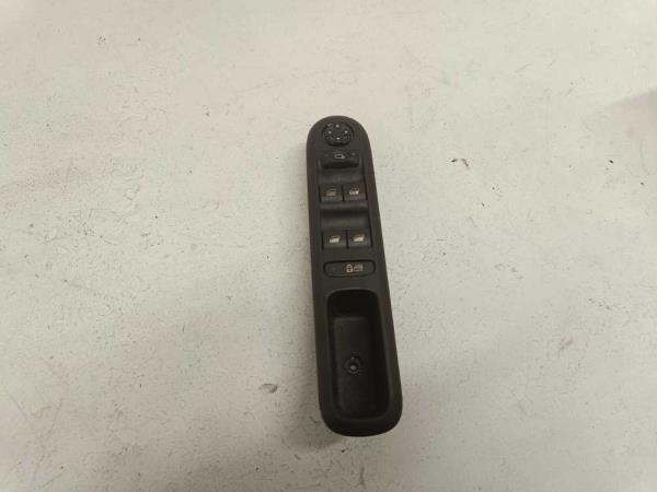 BOUTON LEVE VITRE PEUGEOT 3008/5008 2010-2016 - Vue 1